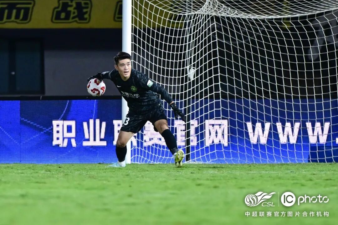中超战报 | 2025中超联赛第24轮 青岛西海岸0-2浙江绿城插图9