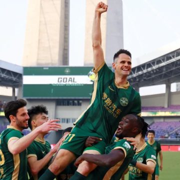 【绿城逍遥随笔】弗兰克50球队史第二 仅次于75球的穆谢奎 中超35球 追平拉蒙35球 并列队史第二缩略图