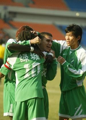 甲B战报 | 2003甲B联赛第26轮 浙江绿城 6-1 哈尔滨兰格缩略图